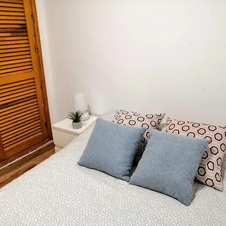 & Renovated 3-bedroom Flat *