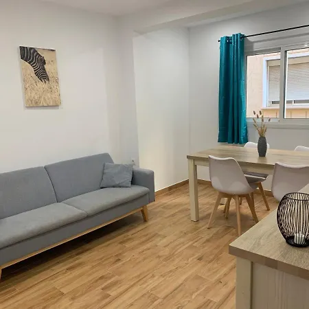 Apartment & Renovated 3-bedroom Flat